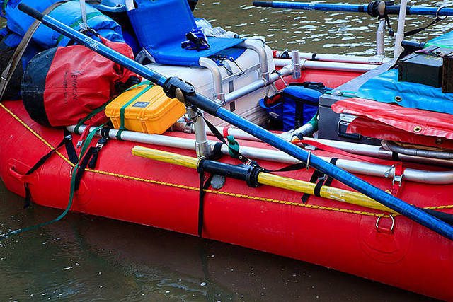 Broken spare oar in Hell's Half Mile print